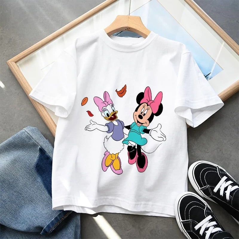 Детска тениска Girl firends https://satmoda.com/products/детска-тениска-girl-firends Детска тениска със забавен принт за всяко малко приключение. Мека и дишаща, за комфорт през целия ден.
