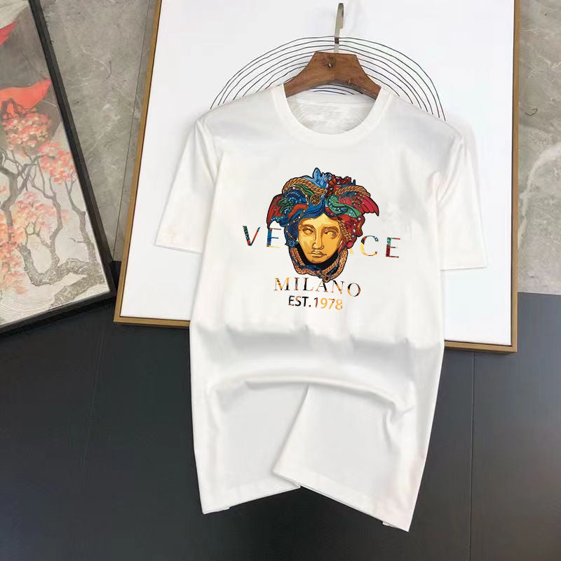 Мъжка тениска Milano Colorful - SatModa https://satmoda.com/products/мъжка-тениска-milano-colorfull Модерна мъжка тениска с обло деколте и свободна кройка. Материята на тениската е изключително мека и осигурява максимален комфорт през летните дни. Съчетава...