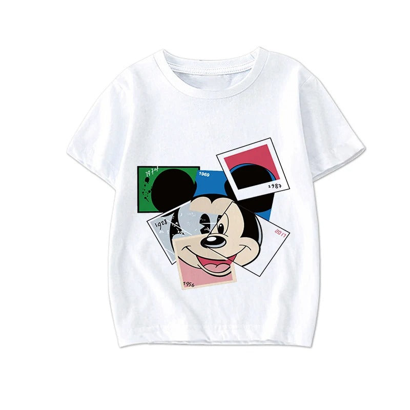 Детска тениска Mickey Pieces - SatModa. https://satmoda.com/products/детска-тениска-mickey-pieces Детска тениска със забавен принт за всяко малко приключение. Мека и дишаща, за комфорт през целия ден.