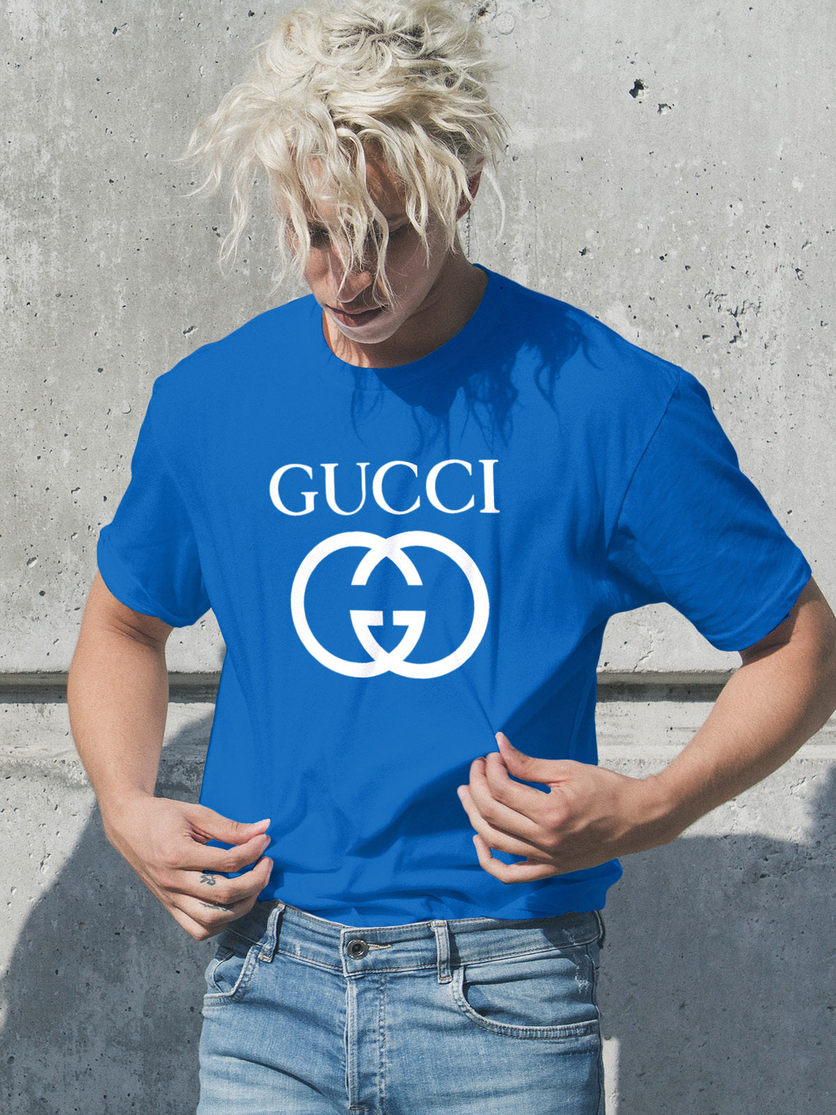 Мъжка тениска Gucci Logo / SatModa
Модерна мъжка тениска с обло деколте и свободна кройка. Материята на тениската е изключително мека и осигурява максимален комфорт през летните дни. Съчетава...
BGN 26.99