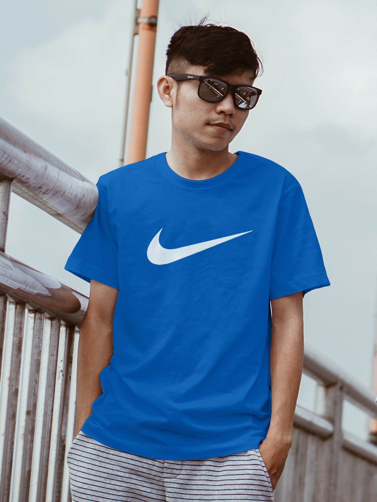 Мъжка тениска Just Nike/SatModa
Модерна мъжка тениска с обло деколте и свободна кройка. Материята на тениската е изключително мека и осигурява максимален комфорт през летните дни. Съчетава...
BGN 26.99