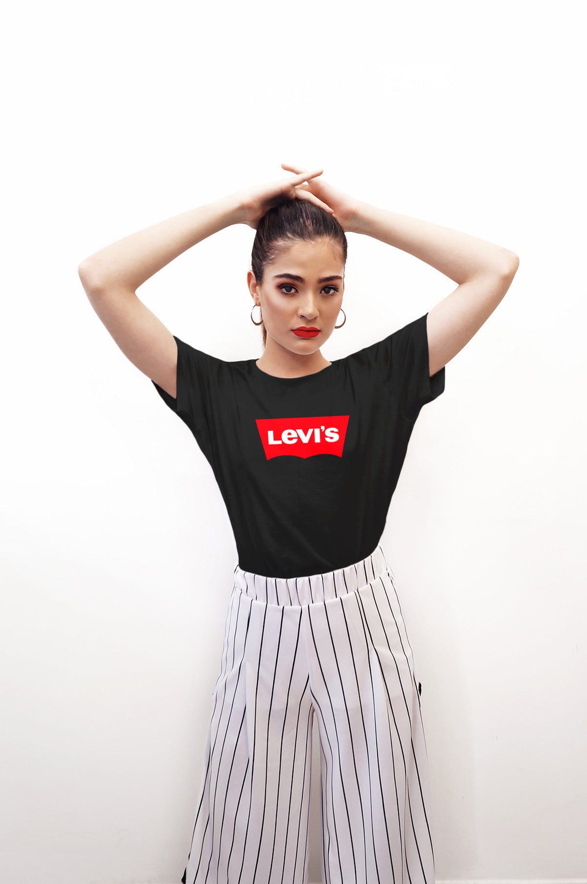 Дамска тениска Levi's/SatModa.
Дамска тениска със стилен дизайн и висококачествени материали. Отличен избор за ежедневието и спорт. Подходяща за разнообразни поводи и комбинации.
BGN 24.90