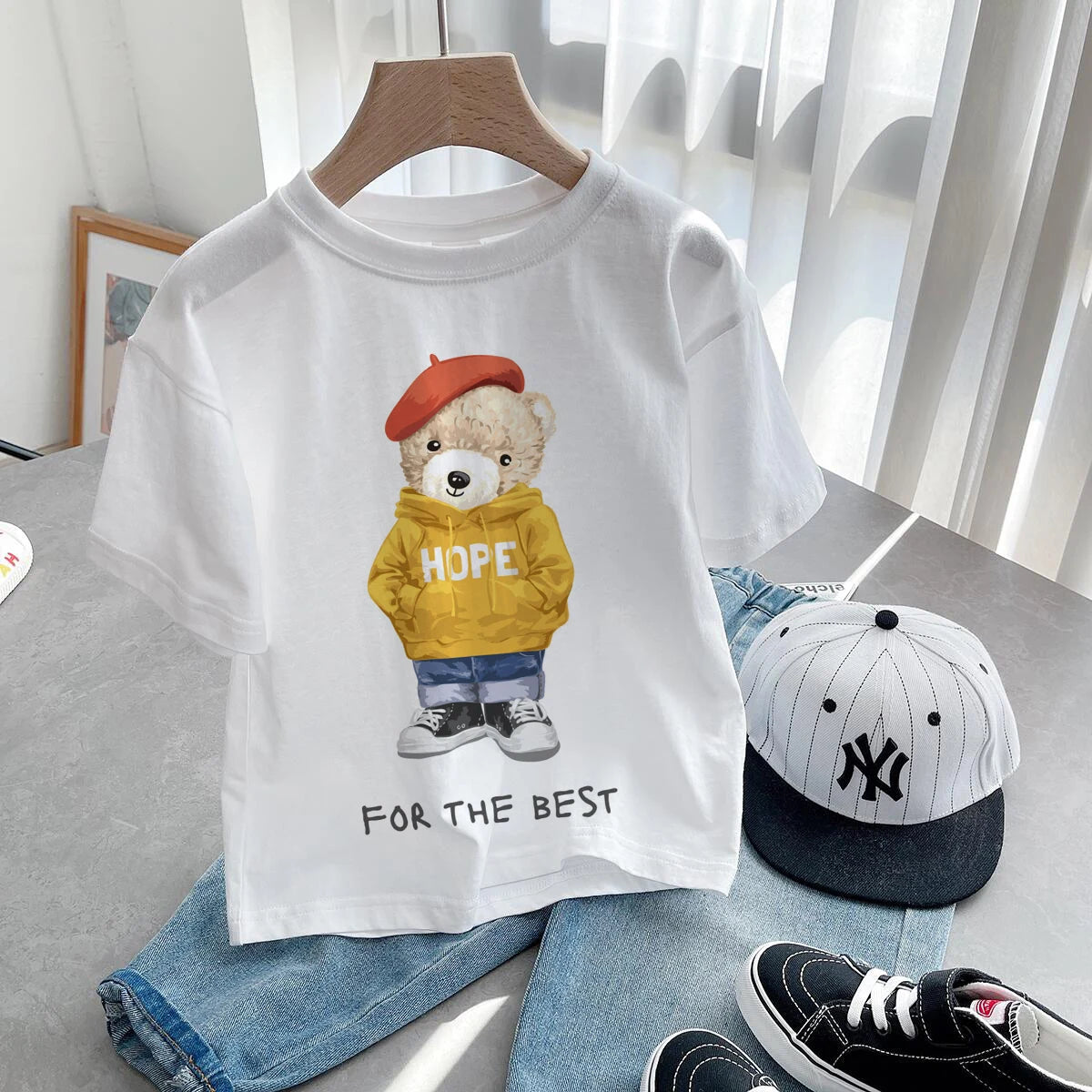 Детска тениска Hope for best https://satmoda.com/products/детска-тениска-hope-for-best Детска тениска със забавен принт за всяко малко приключение. Мека и дишаща, за комфорт през целия ден.