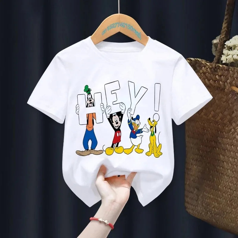Детска тениска Hey - SatModa. https://satmoda.com/products/детска-тениска-hey Детска тениска със забавен принт за всяко малко приключение. Мека и дишаща, за комфорт през целия ден.