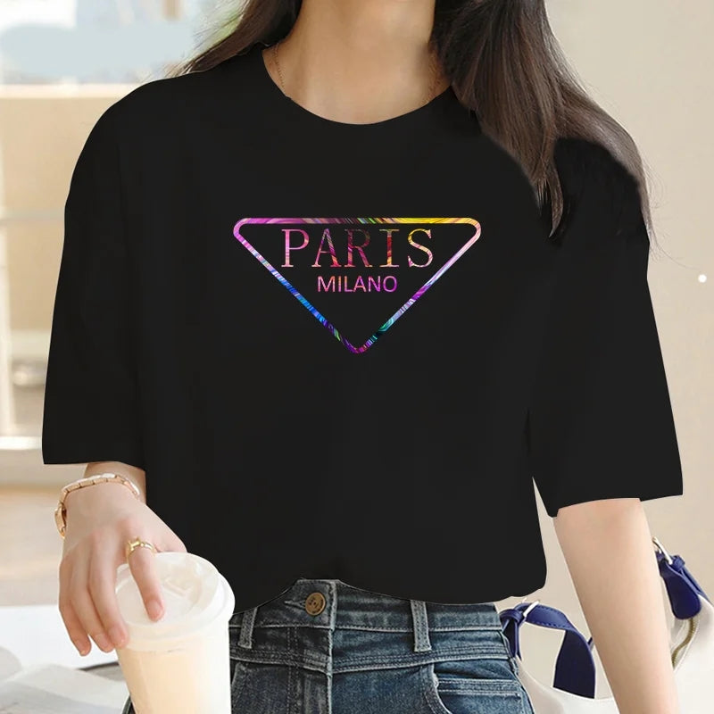 Дамска тениска Paris Milano - SatModa https://satmoda.com/products/дамска-тениска-paris-milano Ефектна дамска тениска с обло деколте и свободна кройка. Осигурява максимален комфорт през летните дни.Съчетава се добре както с дънки, така и със спортен екип.