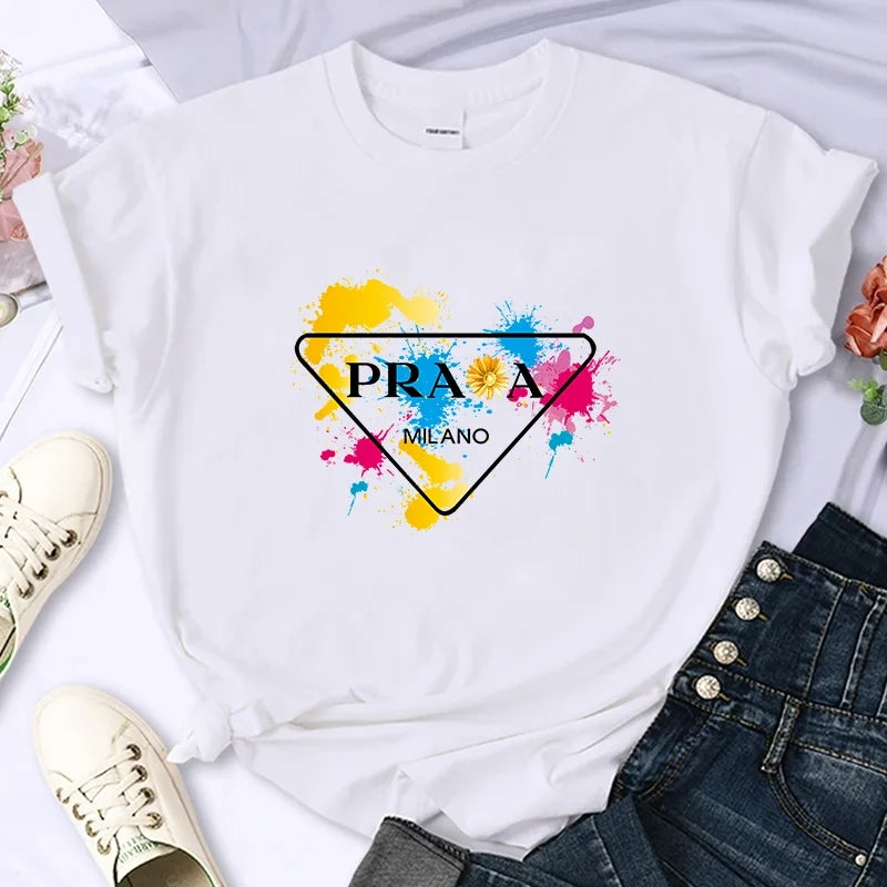 Дамска тениска Prad Colorful - SatModa https://satmoda.com/products/дамска-тениска-prad-colorful Дамска тениска със стилен дизайн и висококачествени материали. Отличен избор за ежедневието и спорт. Подходяща за разнообразни поводи и комбинации.