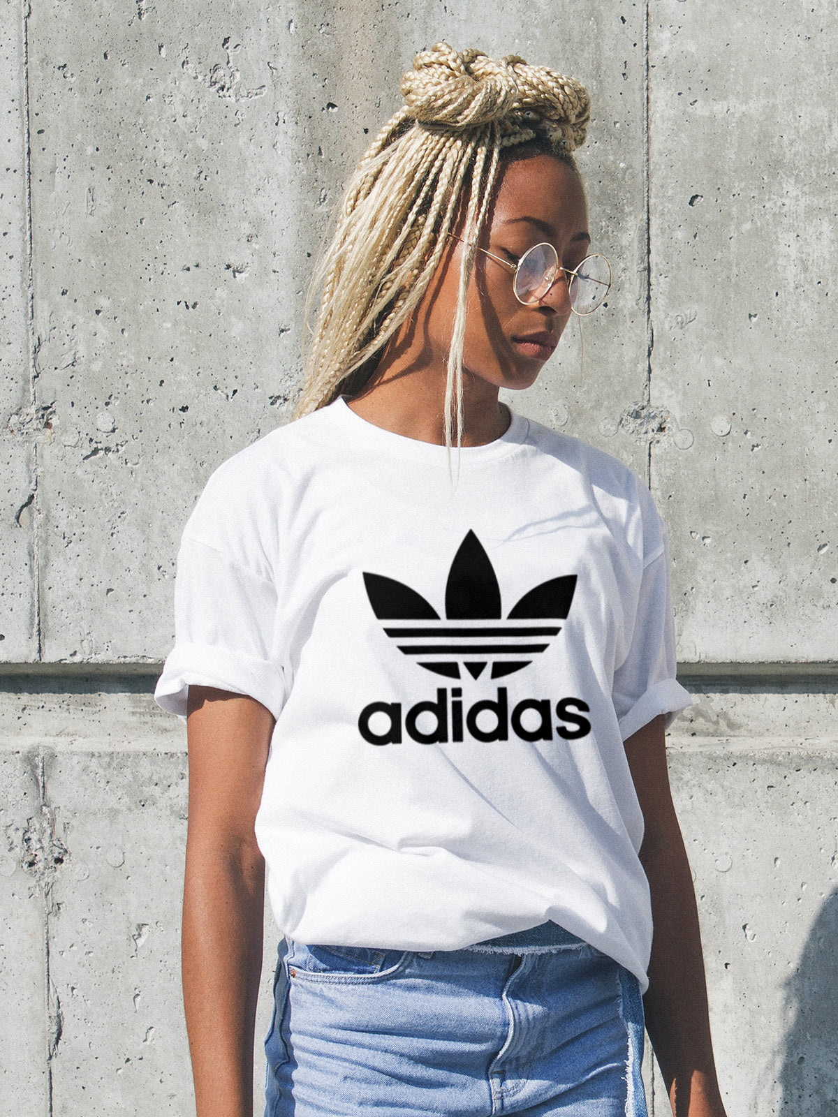 Дамска тениска Adidas Classic.
Дамска тениска със стилен дизайн и висококачествени материали. Отличен избор за ежедневието и спорт. Подходяща за разнообразни поводи и комбинации.
BGN 24.90