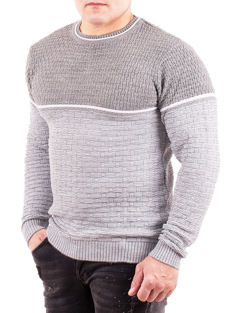 Мъжки пуловер Silver / SatModa.
Универсален мъжки пуловер от меко и еластично плетиво. Предлага комфорт и стил през по-студените месеци. Подходящ за различни поводи и стилове.
BGN 29.99