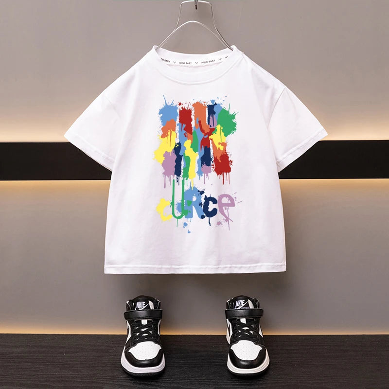 Детска тениска Colored - SatModa https://satmoda.com/products/детска-тениска-colored Детска тениска със забавен принт за всяко малко приключение. Мека и дишаща, за комфорт през целия ден.