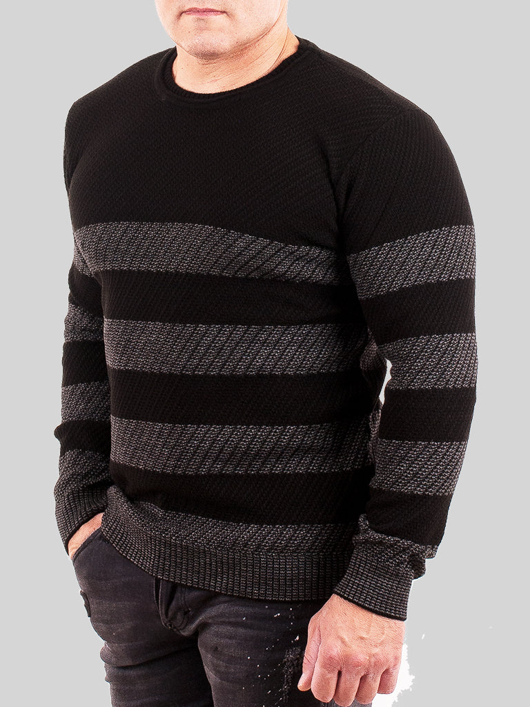 SatModa
SatModa
https://satmoda.com › products › мъжки-пуловер-holo
Мъжки пуловер Holo / SatModa .
Универсален мъжки пуловер от меко и еластично плетиво. Предлага комфорт и стил през по-студените месеци. Подходящ за различни поводи и стилове.
BGN 29.99