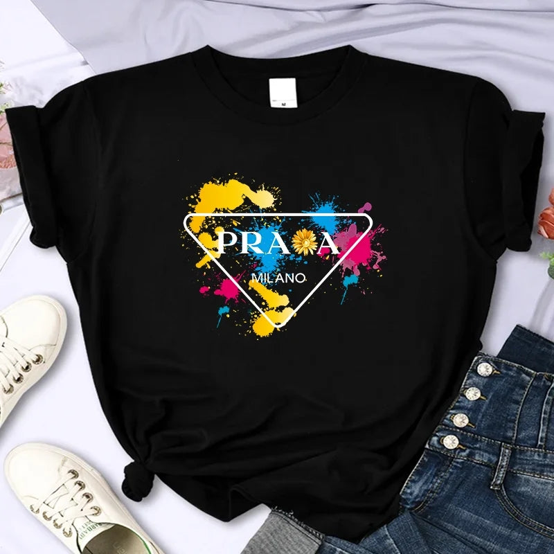 Дамска тениска Prad Colorful - SatModa https://satmoda.com/products/дамска-тениска-prad-colorful Дамска тениска със стилен дизайн и висококачествени материали. Отличен избор за ежедневието и спорт. Подходяща за разнообразни поводи и комбинации.