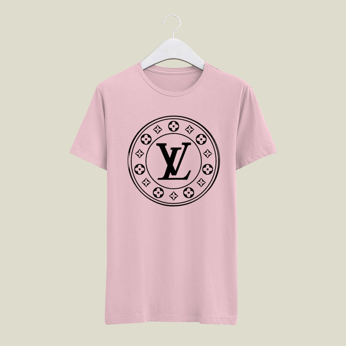 Дамска тениска L.V. / SatModa.
Дамска тениска със стилен дизайн и висококачествени материали. Отличен избор за ежедневието и спорт. Подходяща за разнообразни поводи и комбинации.
BGN 24.90