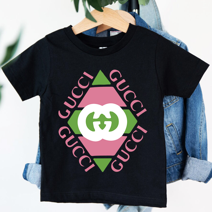 Детска тениска GC Color - SatModa https://satmoda.com/products/детска-тениска-gc-color Детска тениска със забавен принт за всяко малко приключение. Мека и дишаща, за комфорт през целия ден.