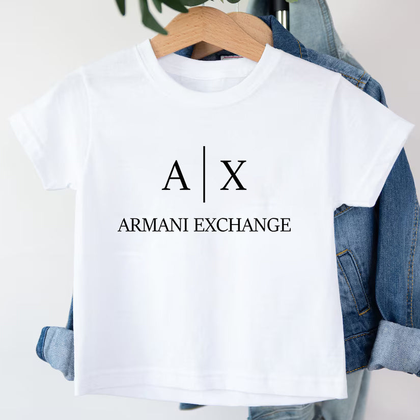 Детска тениска A/X - SatModa.. https://satmoda.com/products/детска-тениска-a-x Детска тениска със забавен принт за всяко малко приключение. Мека и дишаща, за комфорт през целия ден.