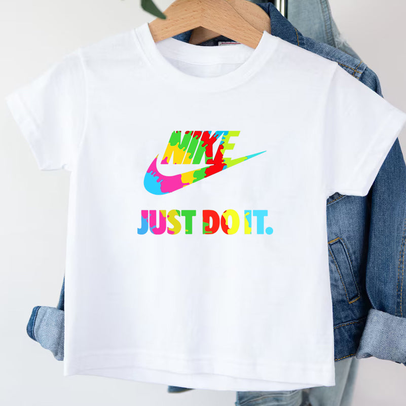 SatModa SatModa https://satmoda.com › products › детска-тениска-colorful-nike Детска тениска Colorful Nike / SatModa Детска тениска със забавен принт за всяко малко приключение. Мека и дишаща, за комфорт през целия ден. BGN 23.60
