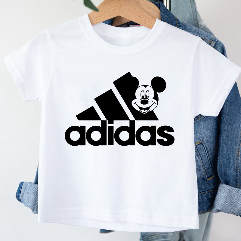 SatModa SatModa https://satmoda.com › products › детска-тениска-adidas-mickey Детска тениска Adidas Mickey / SatModa Детска тениска със забавен принт за всяко малко приключение. Мека и дишаща, за комфорт през целия ден. BGN 23.60