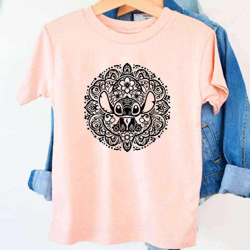 SatModa SatModa https://satmoda.com › products › детска-тениска-stithc-yoga Детска тениска Stithc Yoga / SatModa Детска тениска със забавен принт за всяко малко приключение. Мека и дишаща, за комфорт през целия ден. BGN 23.60
