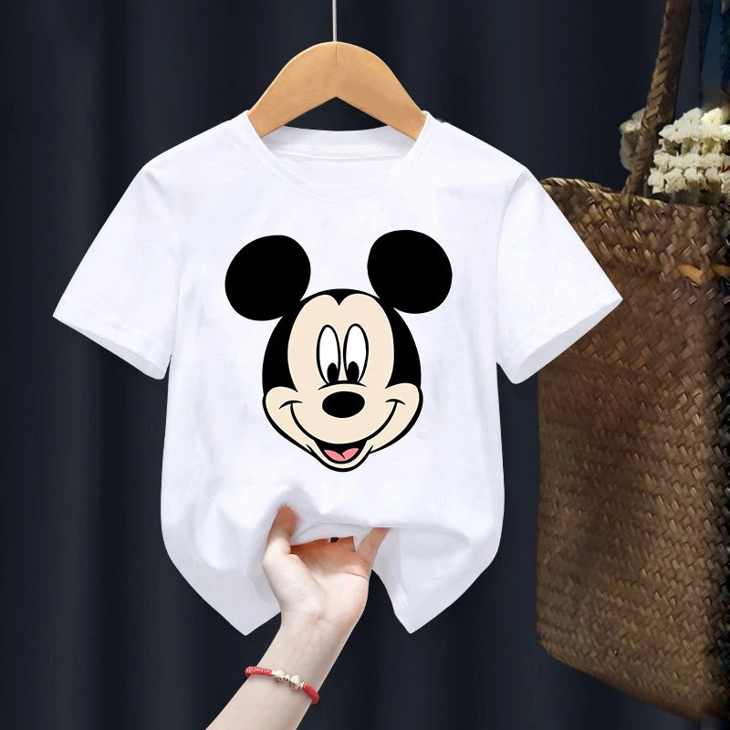 Детска тениска Mickey - SatModa. https://satmoda.com/products/детска-тениска-mickey Детска тениска със забавен принт за всяко малко приключение. Мека и дишаща, за комфорт през целия ден.