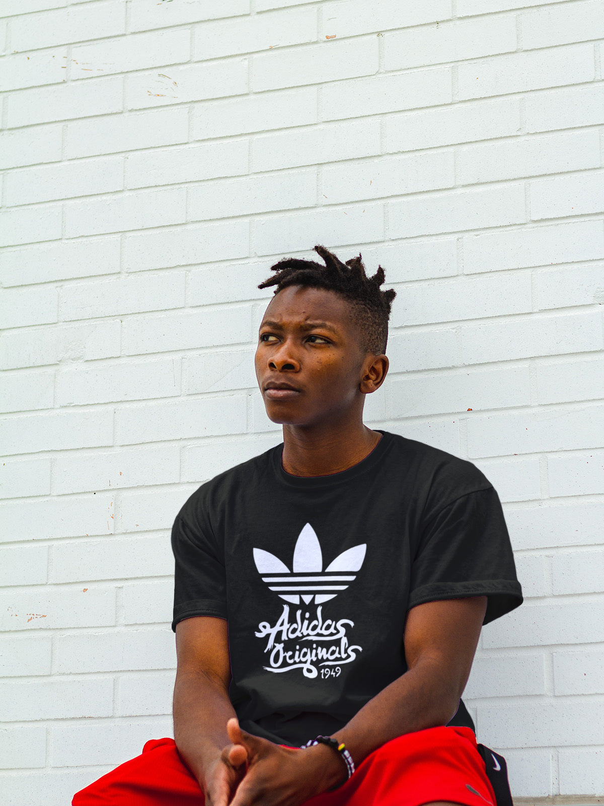 Мъжка тениска Adidas Originals
Модерна мъжка тениска с обло деколте и свободна кройка. Материята на тениската е изключително мека и осигурява максимален комфорт през летните дни. Съчетава...