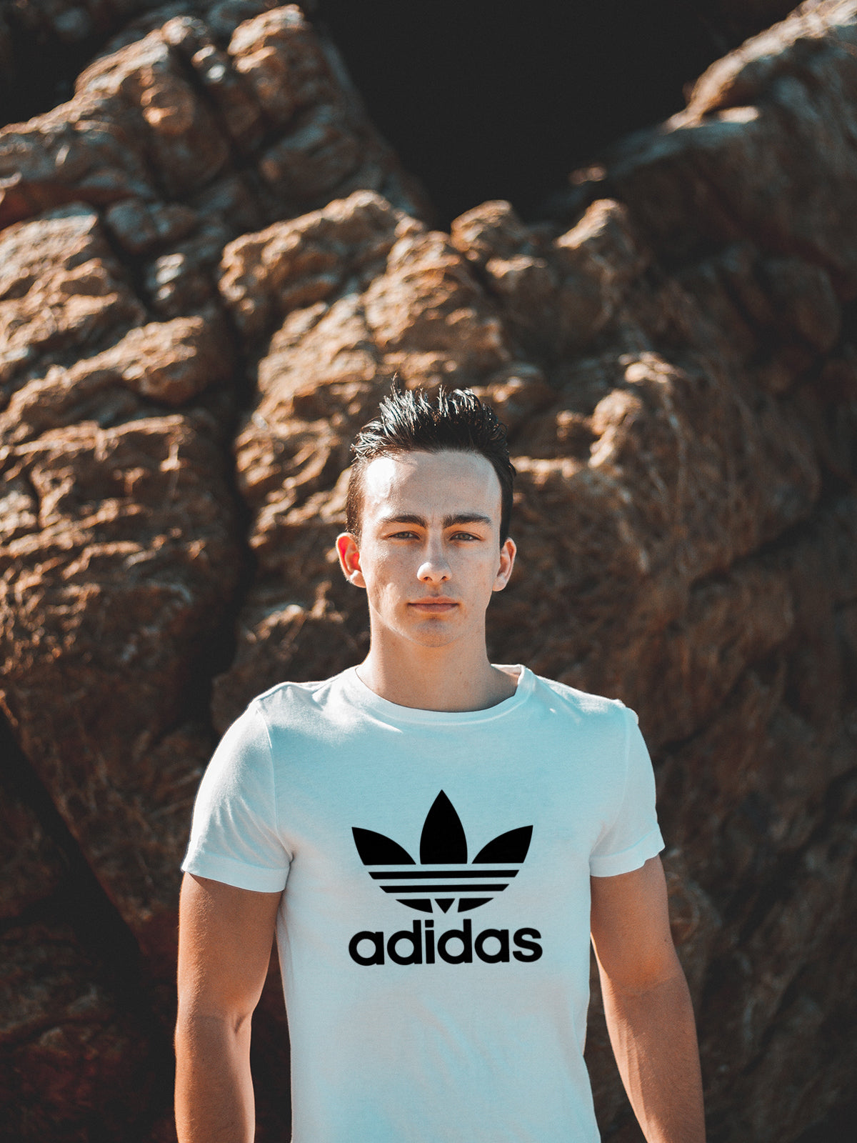 Мъжка тениска Adidas dtg
Модерна мъжка тениска с надпис. Съчетава се добре както с дънки, така и със спортен екип.Материя: 100% памукПрепоръчителна температура за пране 30°.
