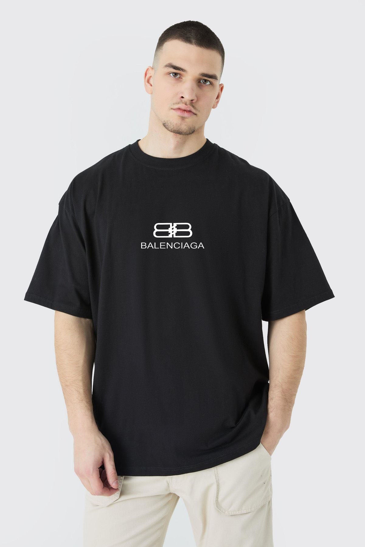 Мъжка тениска Oversize BB Small
Тениска с обло деколте и свободна кройка. Материята на тениската е изключително мека и осигурява максимален комфорт през летните дни. Съчетава се добре с елеган…
BGN 36.90