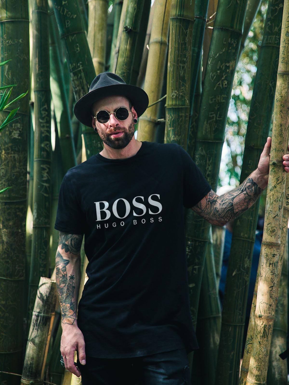 Мъжка тениска Boss
Модерна мъжка тениска с обло деколте и свободна кройка. Материята на тениската е изключително мека и осигурява максимален комфорт през летните дни.Съчетава се д…