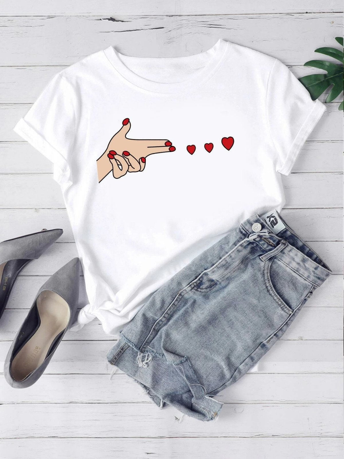 SatModa
SatModa
https://satmoda.com › products › дамска-тениска-heart-push
Дамска Тениска Heart Push - SatModa..
Открийте Дамска тениска Love is Wild със 100% памучна материя, обло деколте и свободна кройка. Идеална за летния гардероб. Пере се лесно на 40°.
BGN 14.00
