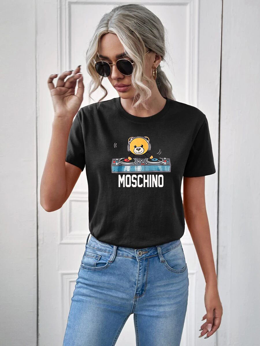 Дамска тениска Moohino bear dtg
Дамска тениска с обло деколте и свободна кройка. Тениската е изключително мека и осигурява максимален комфорт през летните дни.Тениската е изработена 100% памук
BGN 24.90