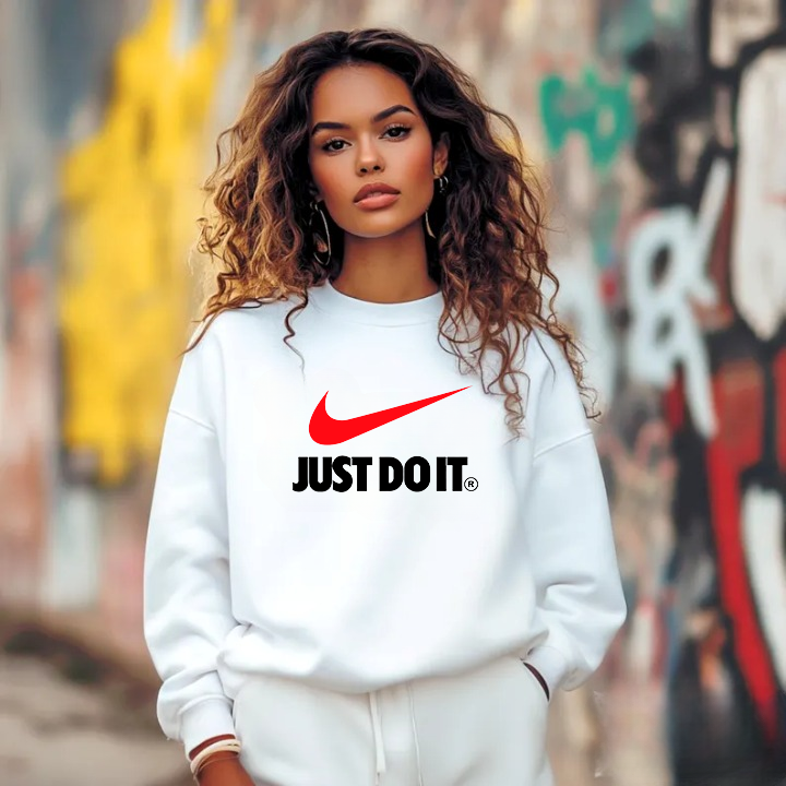 SatModa
SatModa
https://satmoda.com › products › дамска-блуза-nike
Дамска блуза Nike / SatModa .
Ватирана блуза с обло деколте и свободна кройка. Материята на блузата е изключително мека и приятна. Осигурява максимален комфорт и топлина през зимните дни.
BGN 37.00