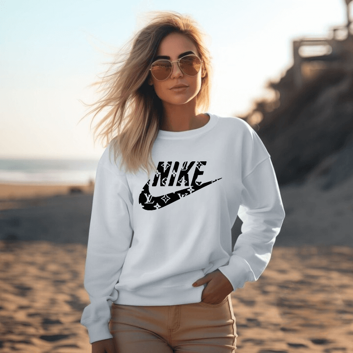 SatModa
SatModa
https://satmoda.com › products › дамска-блуза-nike-l-v-black
Дамска блуза Nike L.V. Black / SatModa
Ватирана блуза с обло деколте и свободна кройка. Материята на блузата е изключително мека и приятна. Осигурява максимален комфорт и топлина през зимните дни.
BGN 37.00