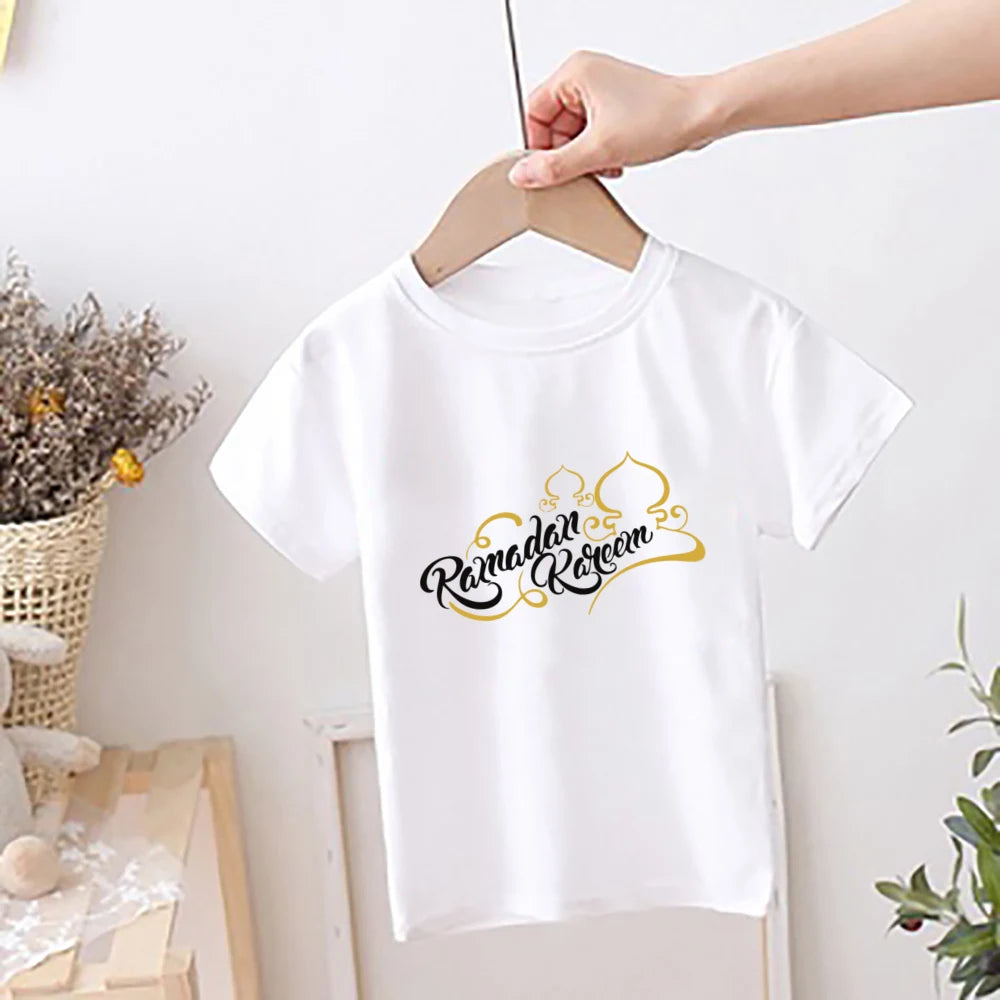 Детска тениска Ramadan - SatModa https://satmoda.com/products/детска-тениска-ramadan Детска тениска със забавен принт за всяко малко приключение. Мека и дишаща, за комфорт през целия ден.