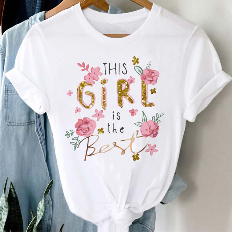 Дамска тениска Girl is the Best - SatModa https://satmoda.com/products/дамска-тениска-girl-is-the-best Ефектна дамска тениска с обло деколте и свободна кройка. Осигурява максимален комфорт през летните дни.Съчетава се добре както с дънки, така и със спортен екип.