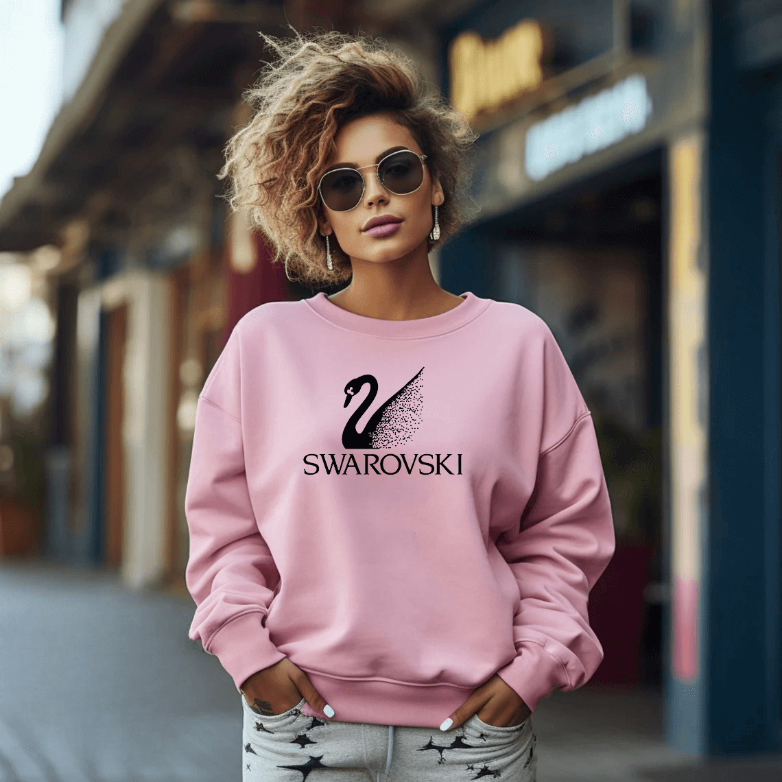 SatModa
SatModa
https://satmoda.com › products › дамска-блуза-swarovsky
Дамска блуза Swarovsky / SatModa
Ватирана блуза с обло деколте и свободна кройка. Материята на блузата е изключително мека и приятна. Осигурява максимален комфорт и топлина през зимните дни.
BGN 37.00