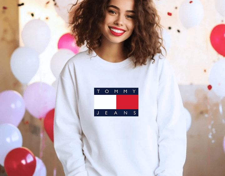 Дамска блуза Tommy Blue / SatModa
Ватирана блуза с обло деколте и свободна кройка. Материята на блузата е изключително мека и приятна. Осигурява максимален комфорт и топлина през зимните дни.
BGN 37.00