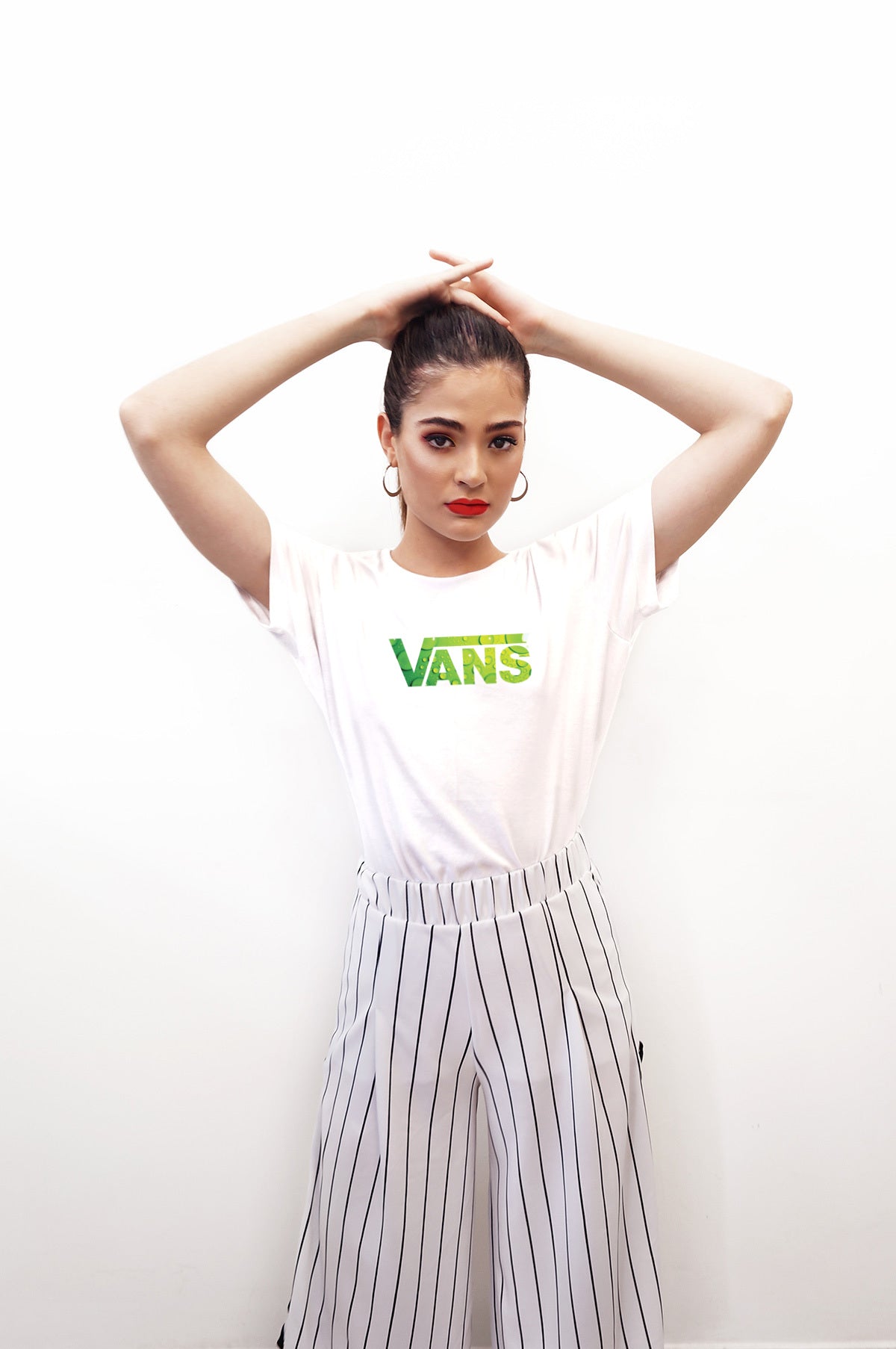 SatModa SatModa https://satmoda.com › products › дамска-тениска-vans Дамска тениска vans / SatModa. Дамска тениска със стилен дизайн и висококачествени материали. Отличен избор за ежедневието и спорт. Подходяща за разнообразни поводи и комбинации. BGN 24.90