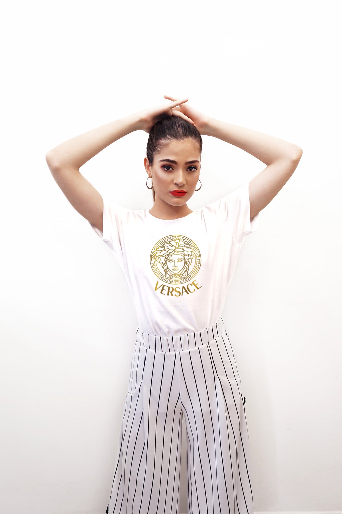 SatModa SatModa https://satmoda.com › products › дамска-тениска-versace-gold Дамска тениска Versace Gold/SatModa Дамска тениска със стилен дизайн и висококачествени материали. Отличен избор за ежедневието и спорт. Подходяща за разнообразни поводи и комбинации. BGN 24.90