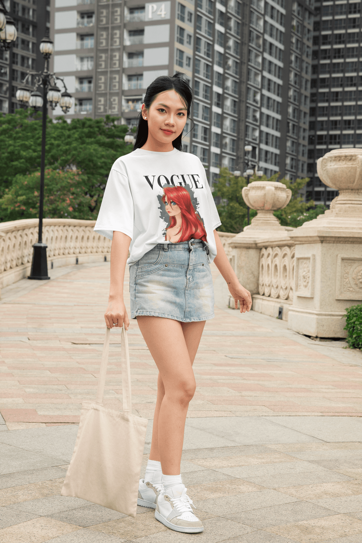 Дамска тениска Oversize Vogue Ariel - Бяла.