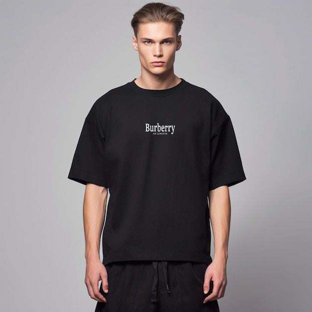 Мъжка тениска Oversize Burberry Small
Тениска с обло деколте и свободна кройка. Материята на тениската е изключително мека и осигурява максимален комфорт през летните дни. Съчетава се добре с елеган…
BGN 36.90