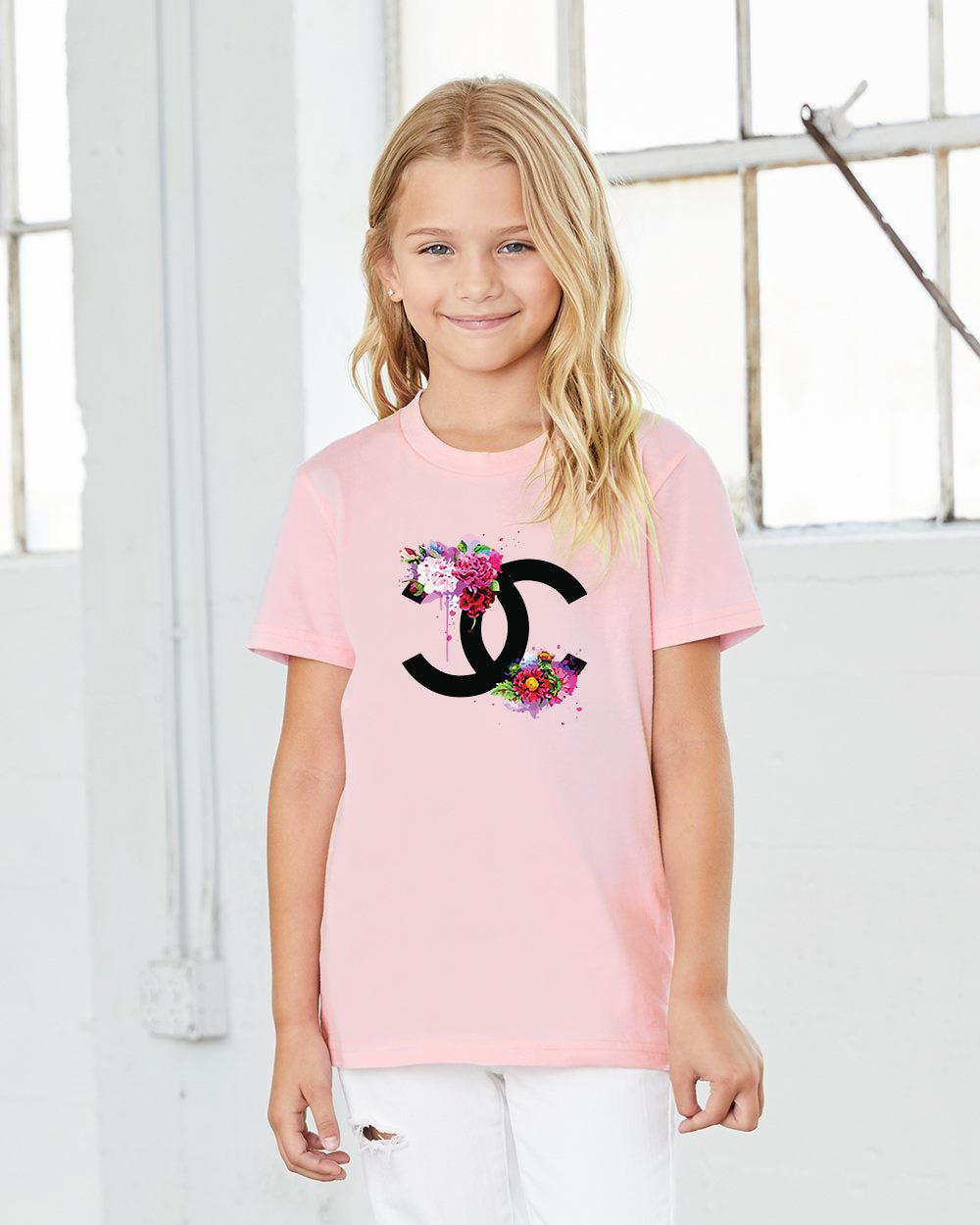 Детска тениска Chanel Flowers
Детска тениска със забавен принт за всяко малко приключение. Мека и дишаща, за комфорт през целия ден.
BGN 23.90