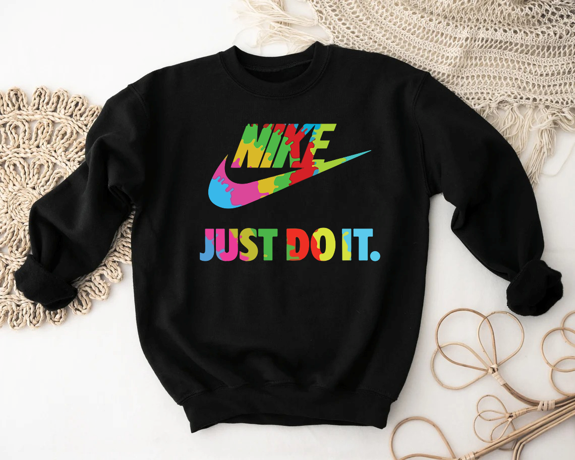 SatModa
SatModa
https://satmoda.com › products › дамска-блуза-colorful-nike
Дамска блуза Colorful Nike/SatModa
Ватирана блуза с обло деколте и свободна кройка. Материята на блузата е изключително мека и приятна. Осигурява максимален комфорт и топлина през зимните дни.
BGN 36.00