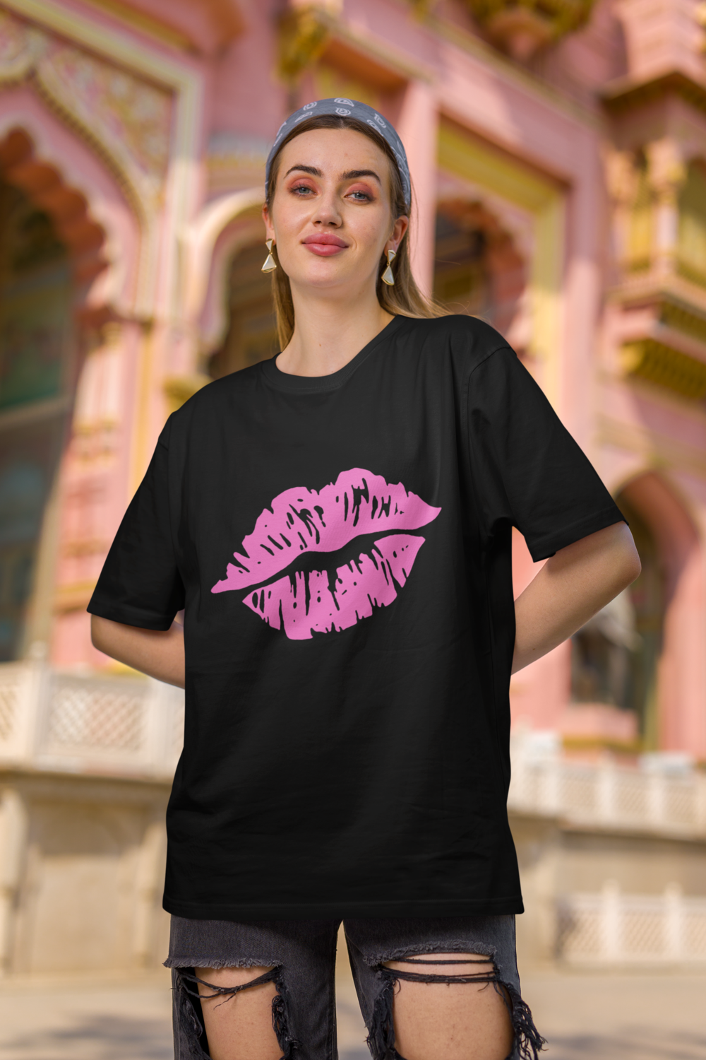 Дамска тениска Oversize Kiss черна — 100% памук, размери XS-XXL | SatModa