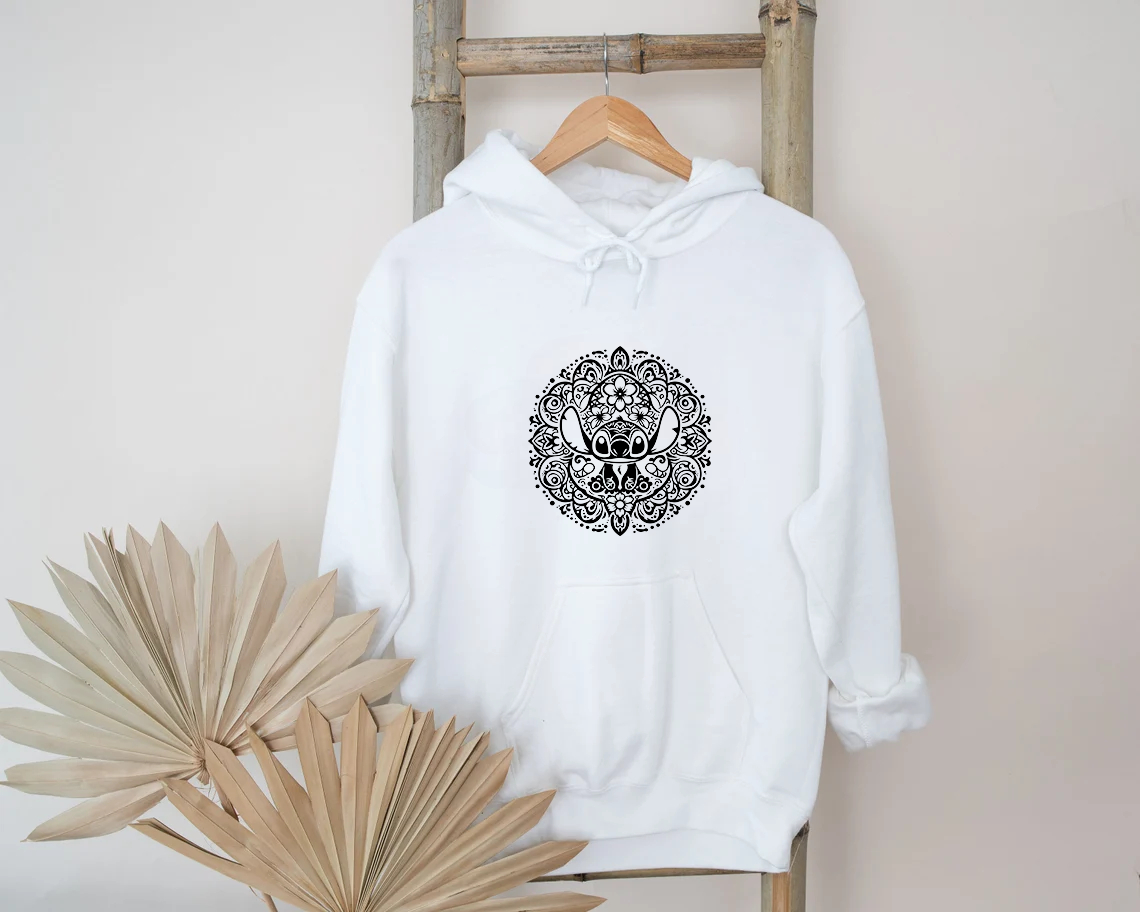 Дамски суичър Stitch Yoga бял — 100% памук, размери S-М-L | SatModa
BGN 45.00