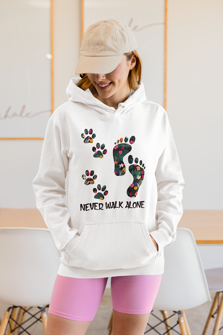 Дамски суичър Never Walk Alone бял — 100% памук, размери S–L | SatMода