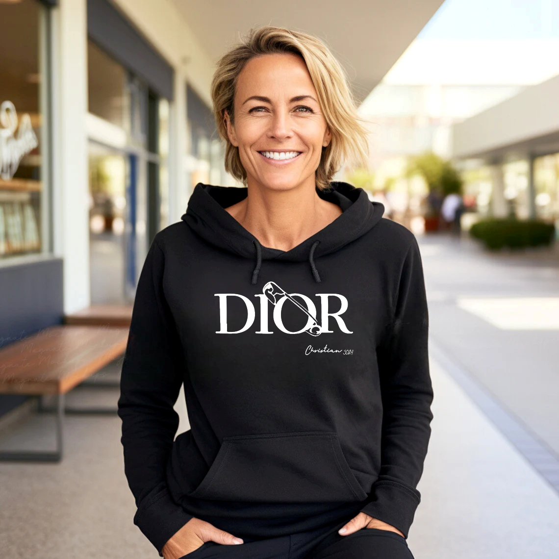 SatModa
SatModa
https://satmoda.com › products › дамски-суичър-dior
Дамски суитчър Diorl- SatModa
Ефектен дамски суичър с качулка и връзки.Материята на суичъра е изключително мека и приятна.Осигурява максимален комфорт и топлина през зимните дни.Памучна вата
BGN 45.00