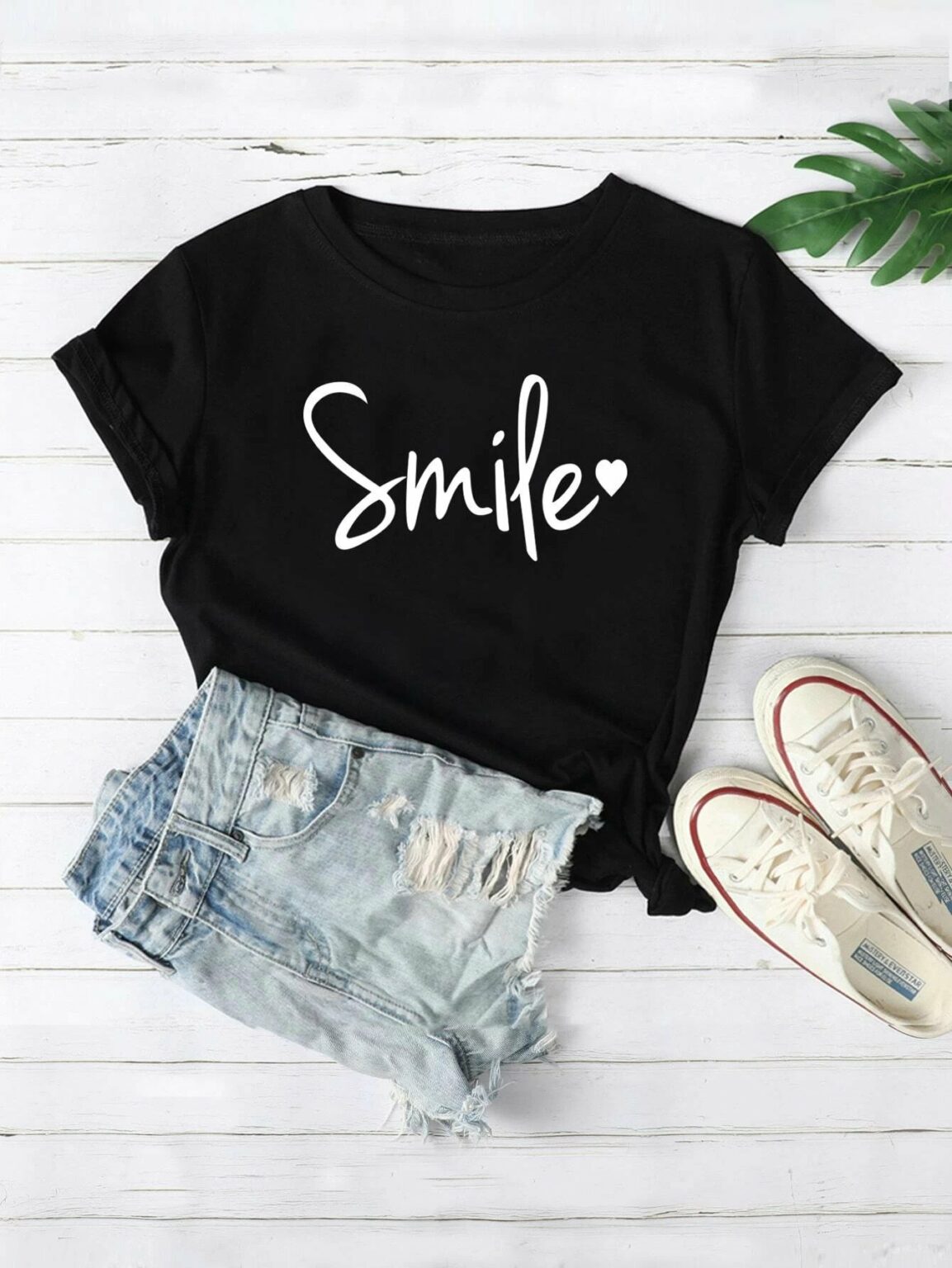 SatModa
SatModa
https://satmoda.com › products › дамска-тениска-just-smile
Дамска Тениска Just Smile - SatModa.
Открийте Дамска тениска Love is Wild със 100% памучна материя, обло деколте и свободна кройка. Идеална за летния гардероб. Пере се лесно на 40°.
BGN 14.00