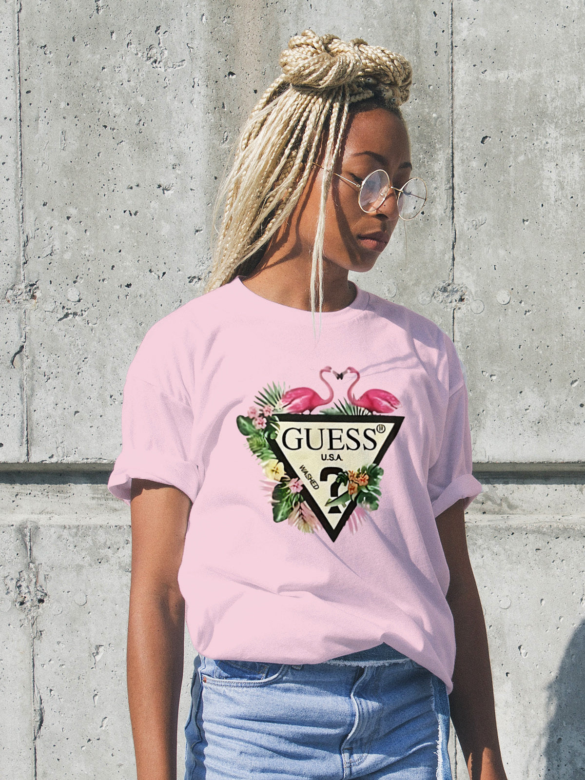 Дамска тениска Guess flamingo dtg https://satmoda.com/products/дамска-тениска-guess-flamingo-dtg Дамска Тениска с обло деколте и свободна кройка. Материята на тениската е изключително мека и осигурява максимален комфорт през летните дни. Съчетава се добре с елегантно, спортно-елегантно и ежедневно облекло.Тениската е изработена от 100% памукПрепоръчителна температура за пране 30°