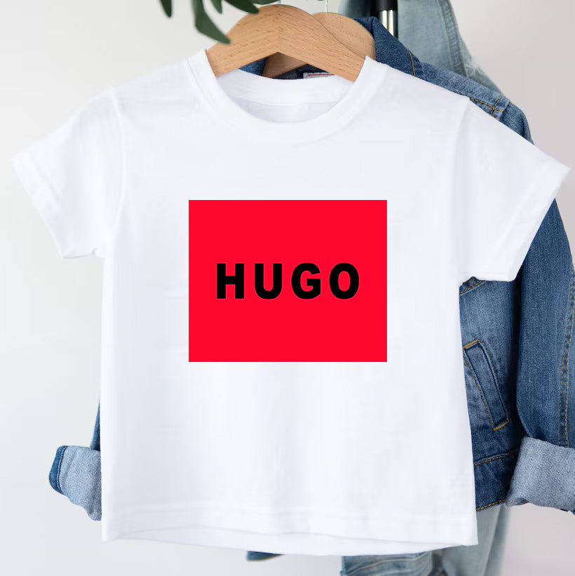 Детска тениска Hugo Logo - SatModa https://satmoda.com/products/детска-тениска-hugo-logo Детска тениска със забавен принт за всяко малко приключение. Мека и дишаща, за комфорт през целия ден.