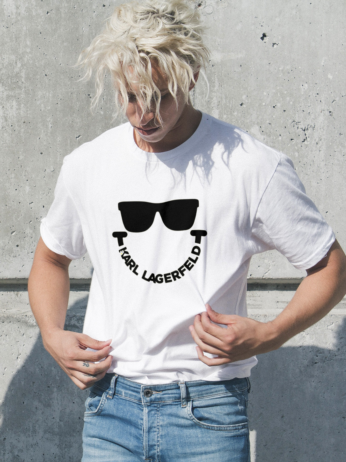 Мъжка тениска Karl Smile/SatModa
Модерна мъжка тениска с обло деколте и свободна кройка. Материята на тениската е изключително мека и осигурява максимален комфорт през летните дни. Съчетава...