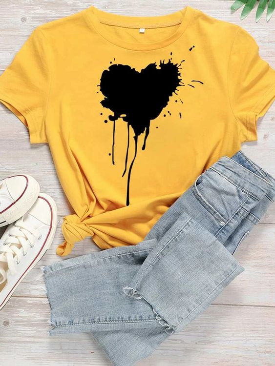 SatModa
SatModa
https://satmoda.com › products › дамска-тениска-heart-spot
Дамска Тениска Heart Spot - SatModa.
Открийте Дамска тениска Love is Wild със 100% памучна материя, обло деколте и свободна кройка. Идеална за летния гардероб. Пере се лесно на 40°.
BGN 14.00