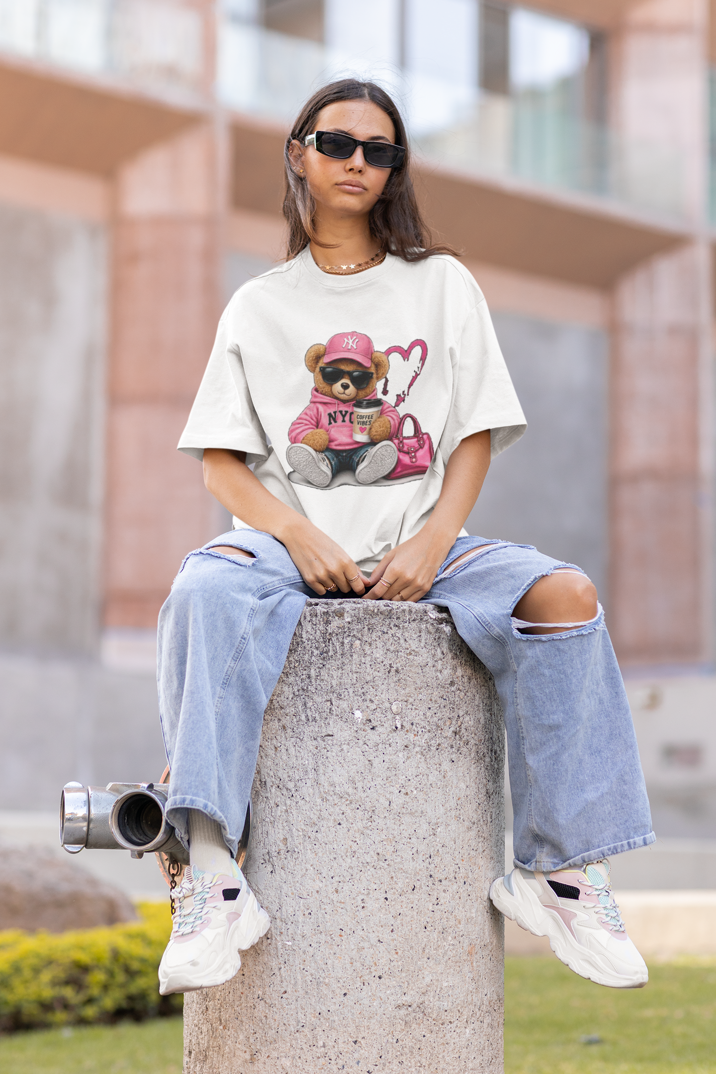 Дамска тениска Oversize Pink Bear - Бяла